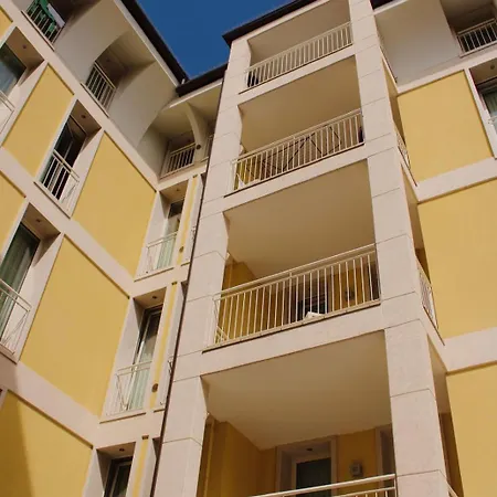 Aparthotel Agnello D'oro 3*